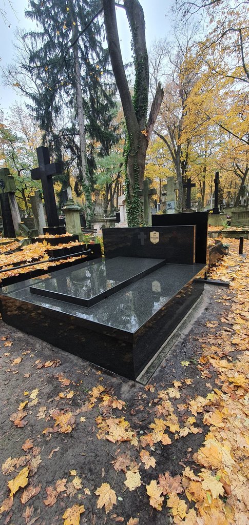Impregnacja grobu na Cmentarzu Stare Powązki w Warszawie