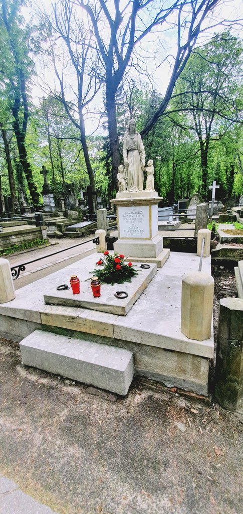 Mycie i impregnowanie pomnik grobu z piaskowca zabezpieczenie rzeźby przed erozją