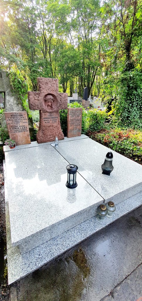 Mycie grobu stare powązki