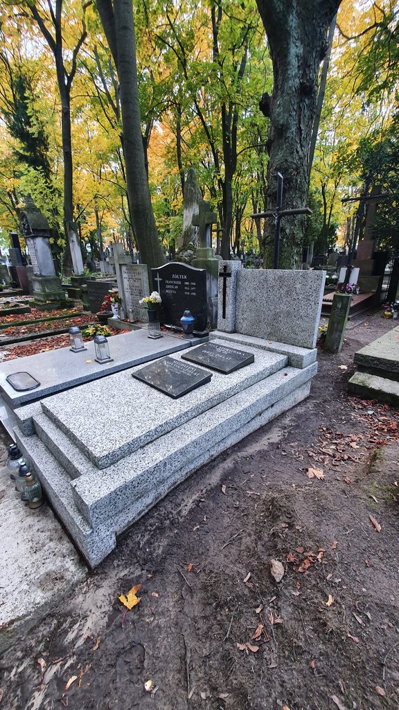 mycie i renowacja pomnika z lastryko na cmentarzu bródnowskim w ramach opieki nad grobem w warszawie